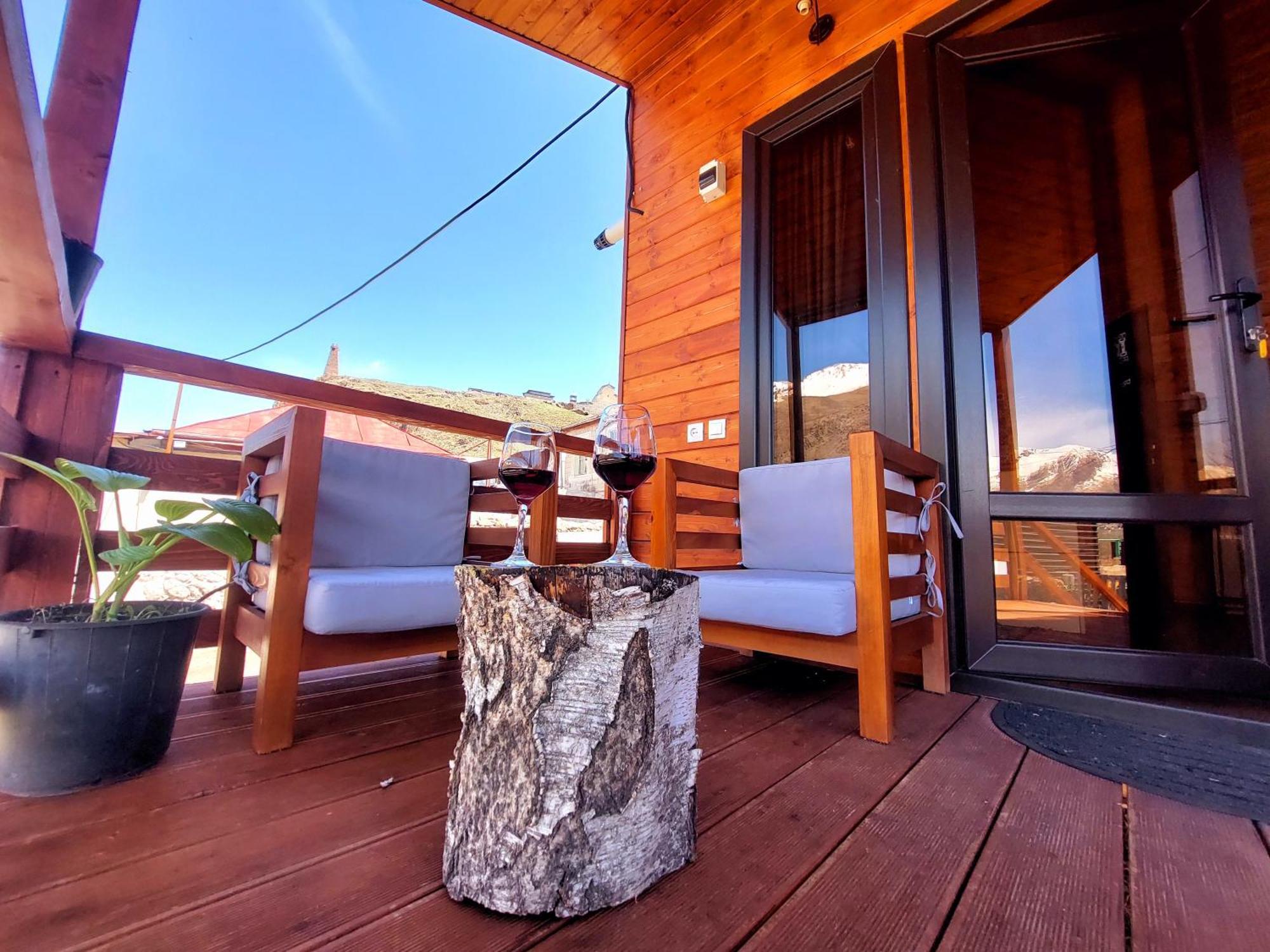 Guesthouse And Cottage Nicolo Kazbegi Εξωτερικό φωτογραφία